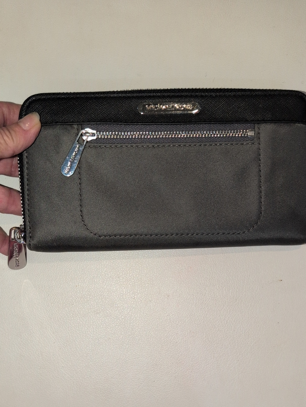 Michael Kors Colgate Zip Around Continental Wallet